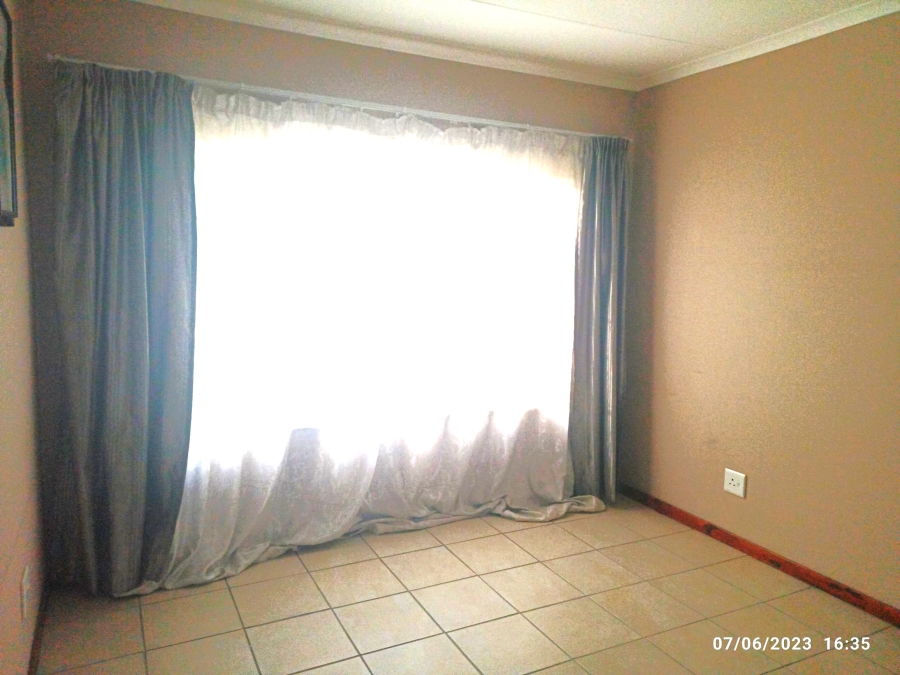 To Let 2 Bedroom Property for Rent in Northwold Gauteng