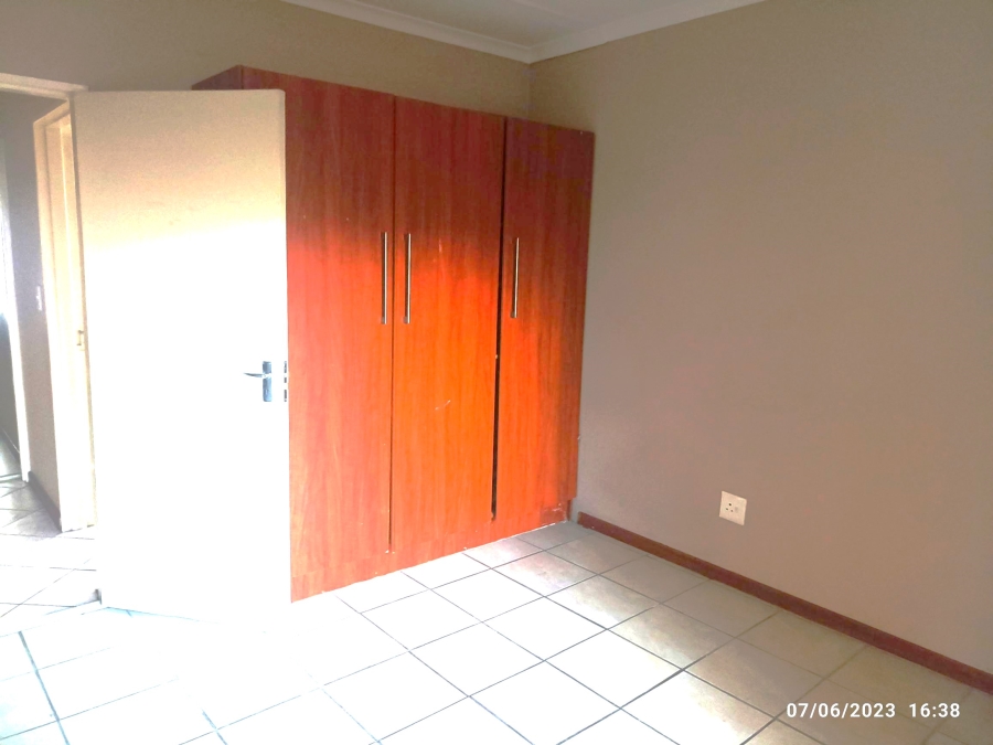 To Let 2 Bedroom Property for Rent in Northwold Gauteng
