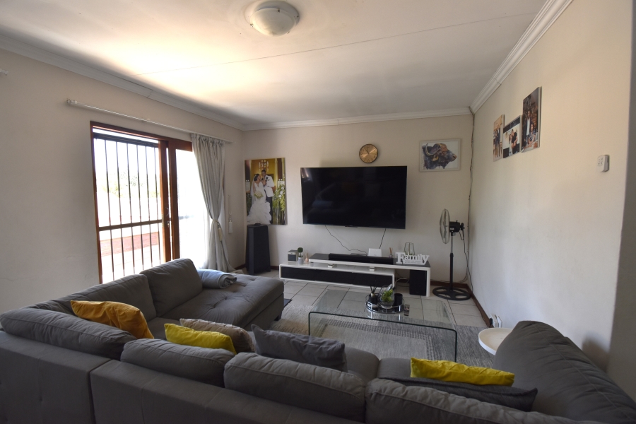 To Let 2 Bedroom Property for Rent in North Riding Gauteng