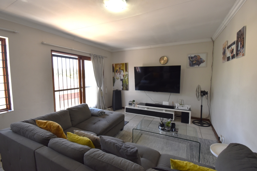 To Let 2 Bedroom Property for Rent in North Riding Gauteng