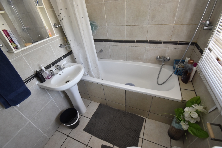 To Let 2 Bedroom Property for Rent in North Riding Gauteng