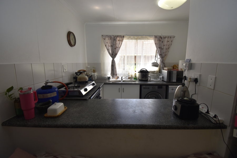 To Let 2 Bedroom Property for Rent in Allens Nek Gauteng