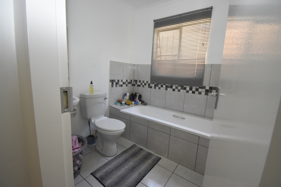 To Let 2 Bedroom Property for Rent in Allens Nek Gauteng