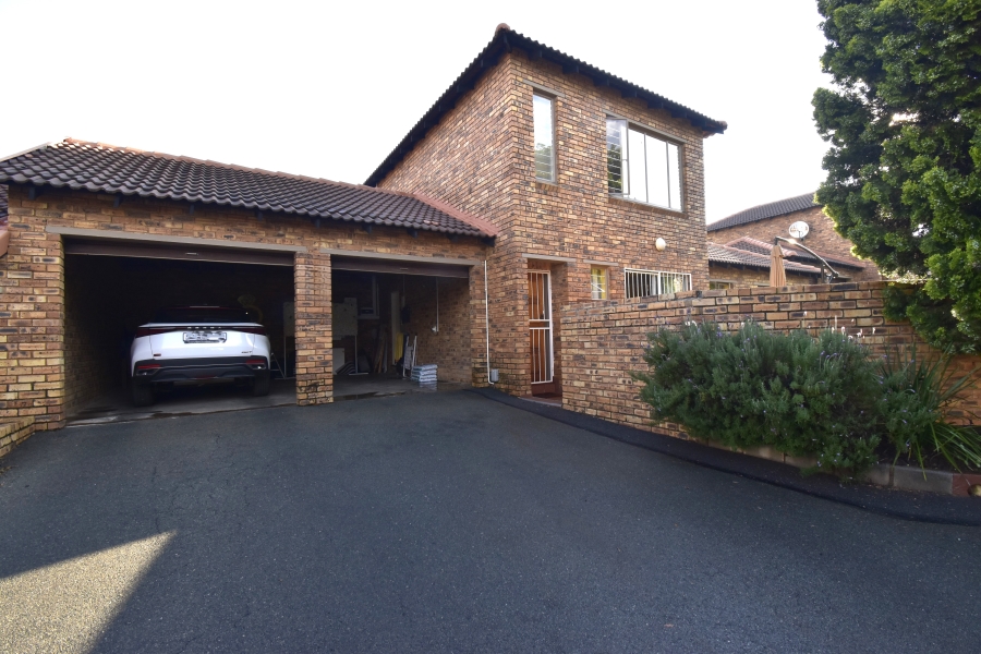 3 Bedroom Property for Sale in Sundowner Gauteng