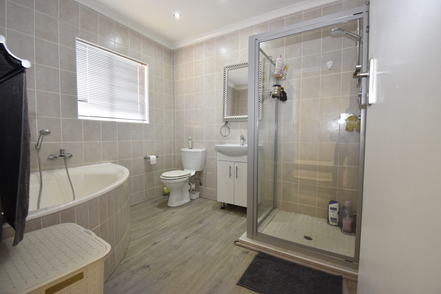 3 Bedroom Property for Sale in Sundowner Gauteng