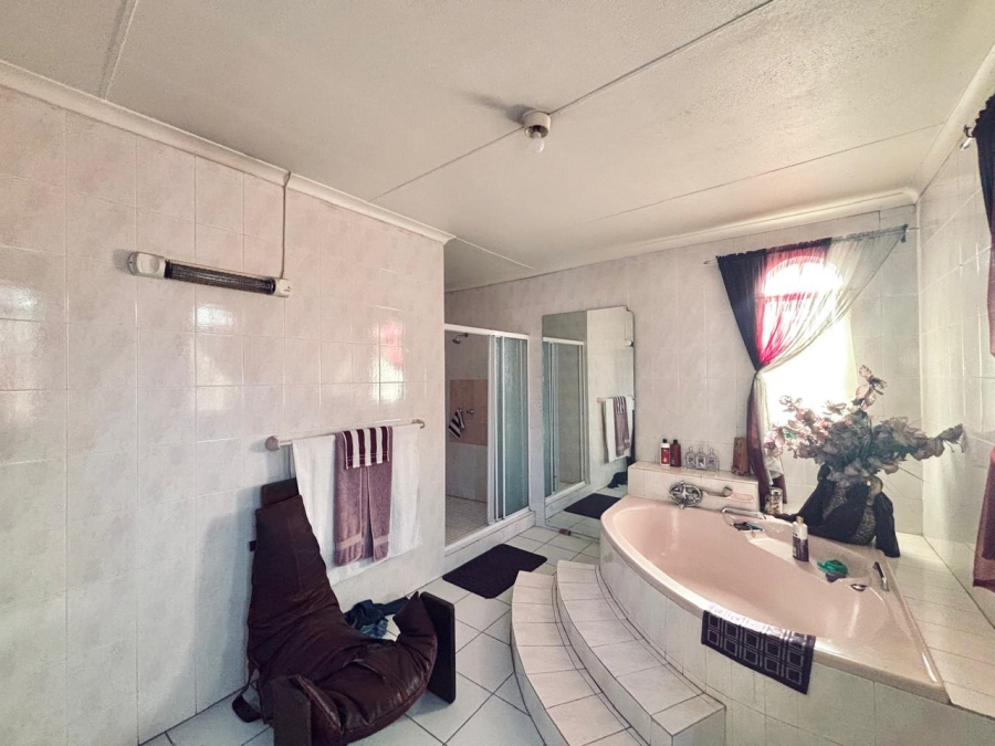 6 Bedroom Property for Sale in Vanderbijlpark SE Gauteng