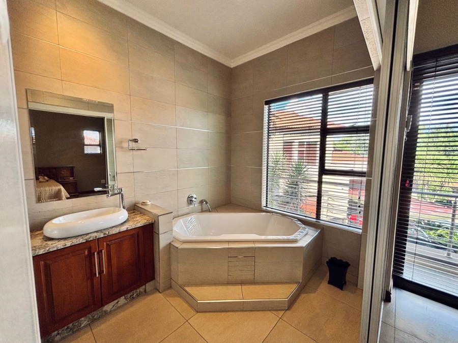 4 Bedroom Property for Sale in Emfuleni Golf Estate Gauteng