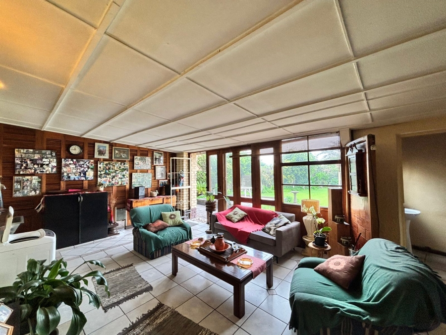 6 Bedroom Property for Sale in Flora Gardens Gauteng