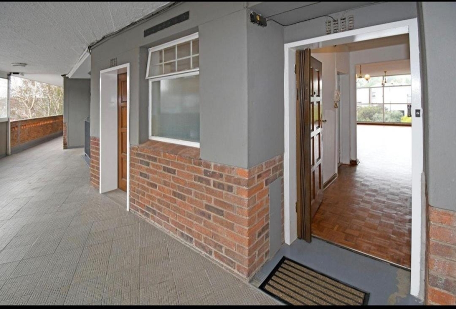 To Let 2 Bedroom Property for Rent in Craighall Park Gauteng