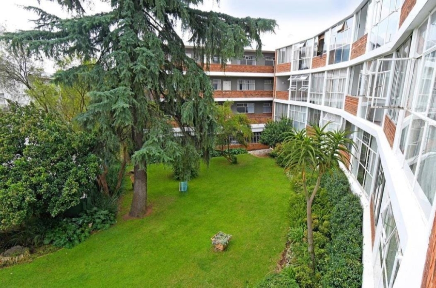 To Let 2 Bedroom Property for Rent in Craighall Park Gauteng