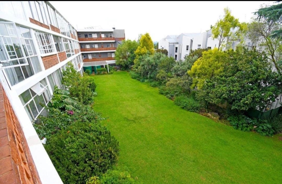 To Let 2 Bedroom Property for Rent in Craighall Park Gauteng