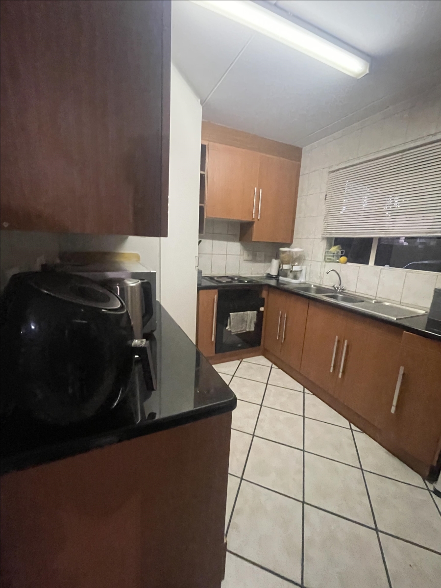 To Let 3 Bedroom Property for Rent in Buccleuch Gauteng