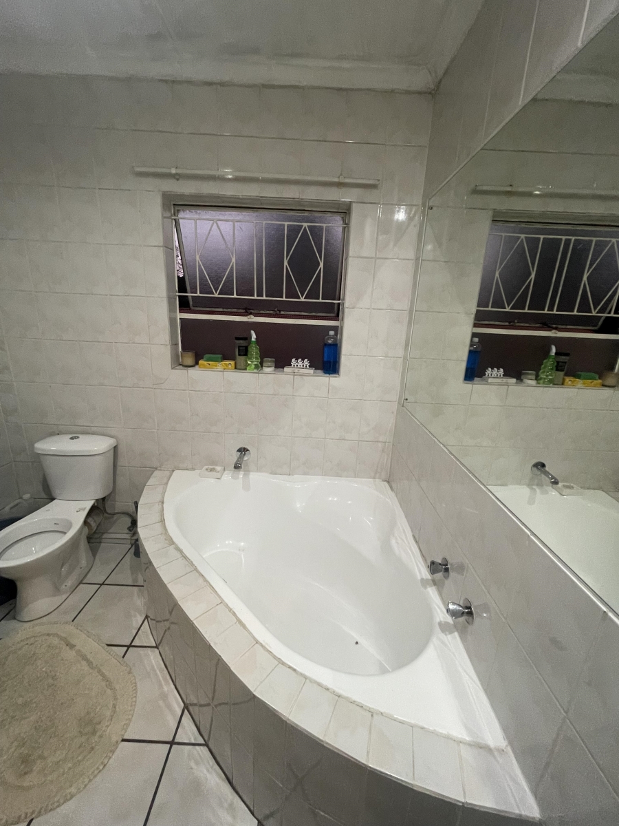 To Let 3 Bedroom Property for Rent in Buccleuch Gauteng