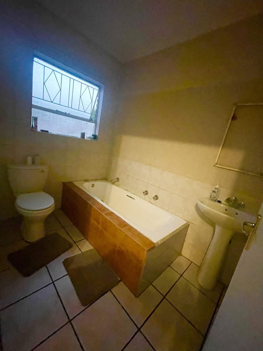 To Let 3 Bedroom Property for Rent in Buccleuch Gauteng