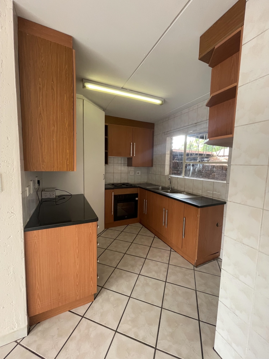 To Let 3 Bedroom Property for Rent in Buccleuch Gauteng
