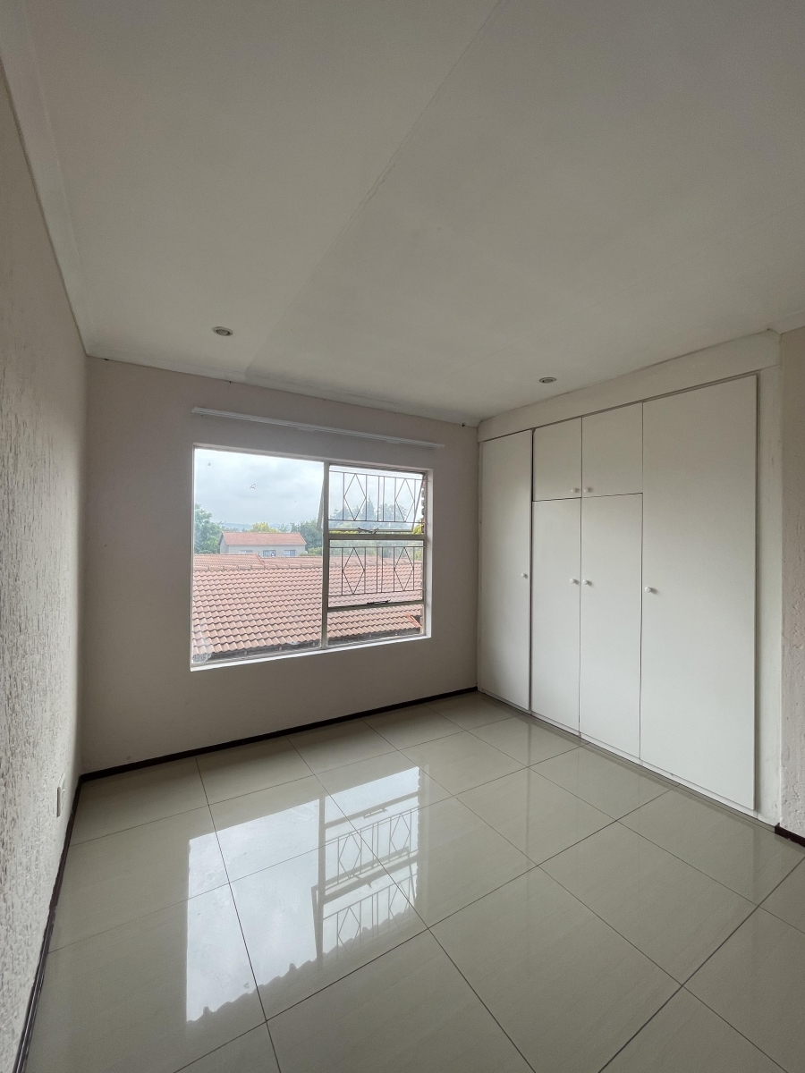 To Let 3 Bedroom Property for Rent in Buccleuch Gauteng