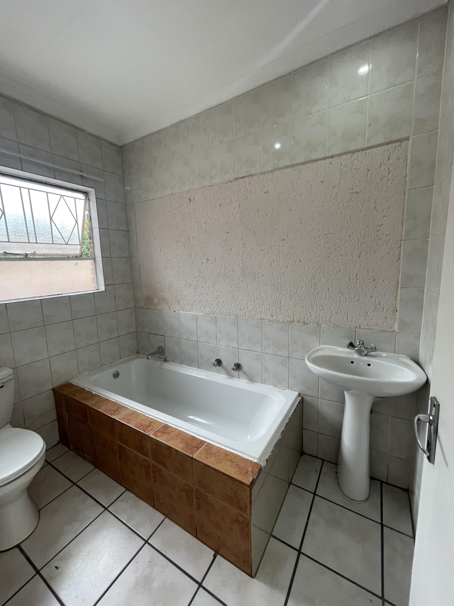 To Let 3 Bedroom Property for Rent in Buccleuch Gauteng