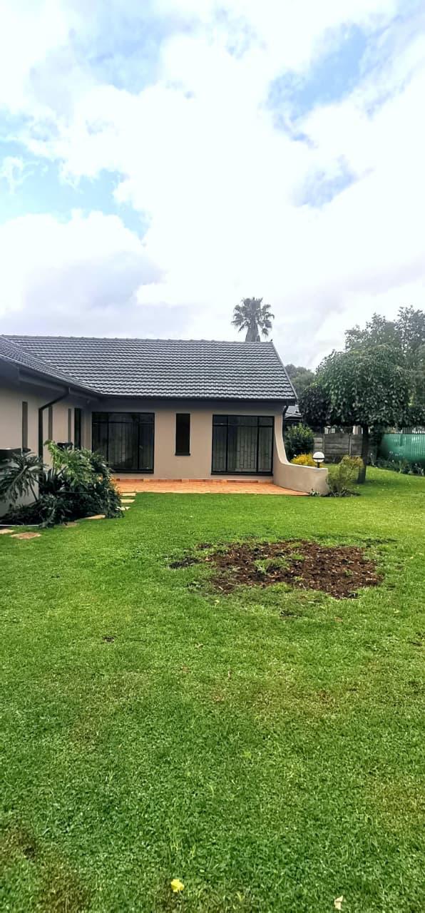 To Let 3 Bedroom Property for Rent in Glen Marais Gauteng
