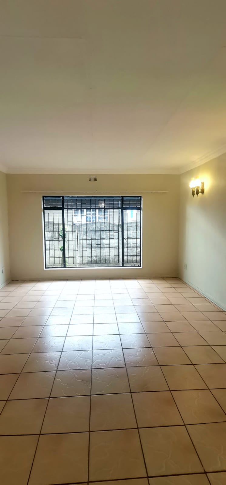 To Let 3 Bedroom Property for Rent in Glen Marais Gauteng