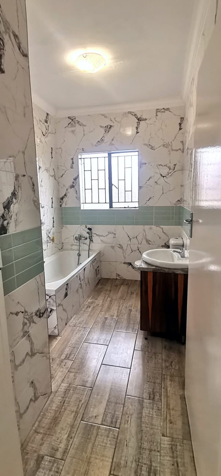 To Let 3 Bedroom Property for Rent in Glen Marais Gauteng