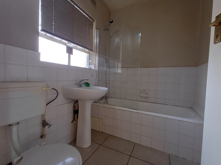 1 Bedroom Property for Sale in Edenvale Central Gauteng
