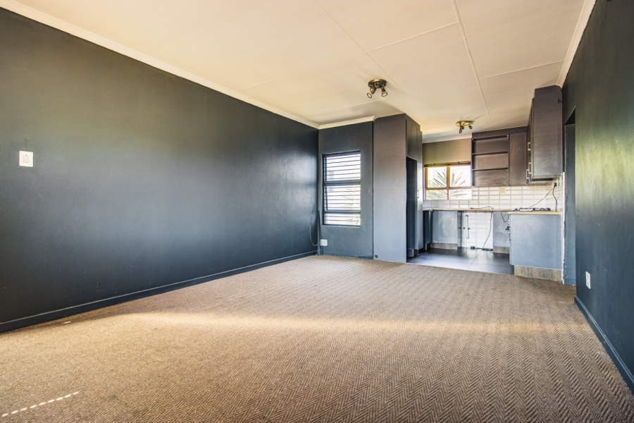 To Let 2 Bedroom Property for Rent in Glen Marais Gauteng