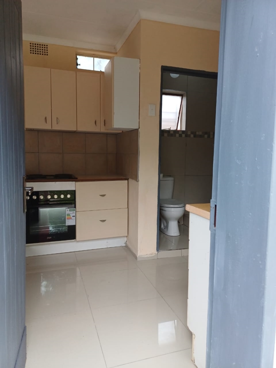 To Let 2 Bedroom Property for Rent in Wychwood Gauteng