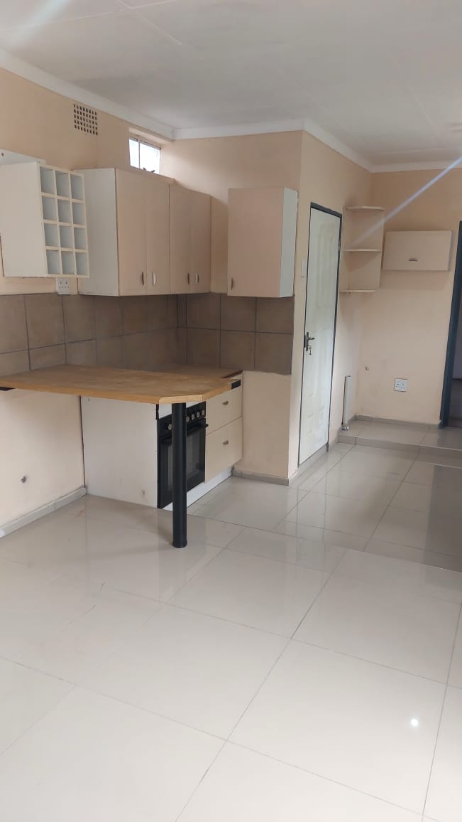 To Let 2 Bedroom Property for Rent in Wychwood Gauteng