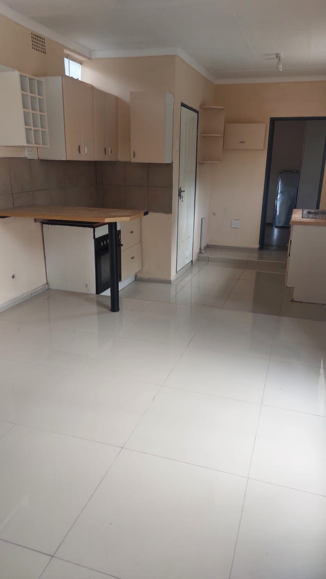 To Let 2 Bedroom Property for Rent in Wychwood Gauteng
