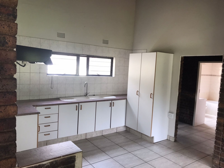 To Let 1 Bedroom Property for Rent in Lombardy East Gauteng