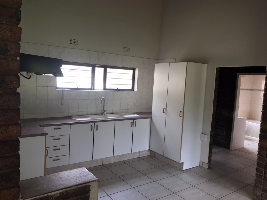 To Let 1 Bedroom Property for Rent in Lombardy East Gauteng