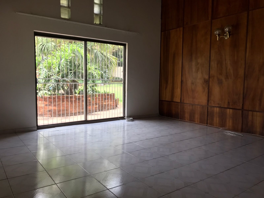 To Let 1 Bedroom Property for Rent in Lombardy East Gauteng