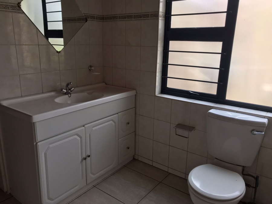 To Let 1 Bedroom Property for Rent in Lombardy East Gauteng