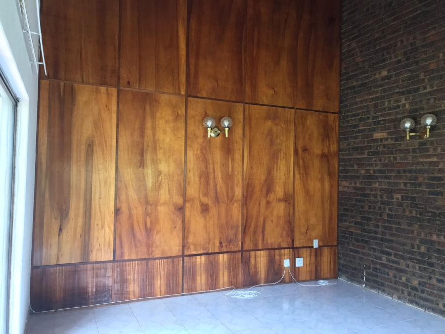 To Let 1 Bedroom Property for Rent in Lombardy East Gauteng