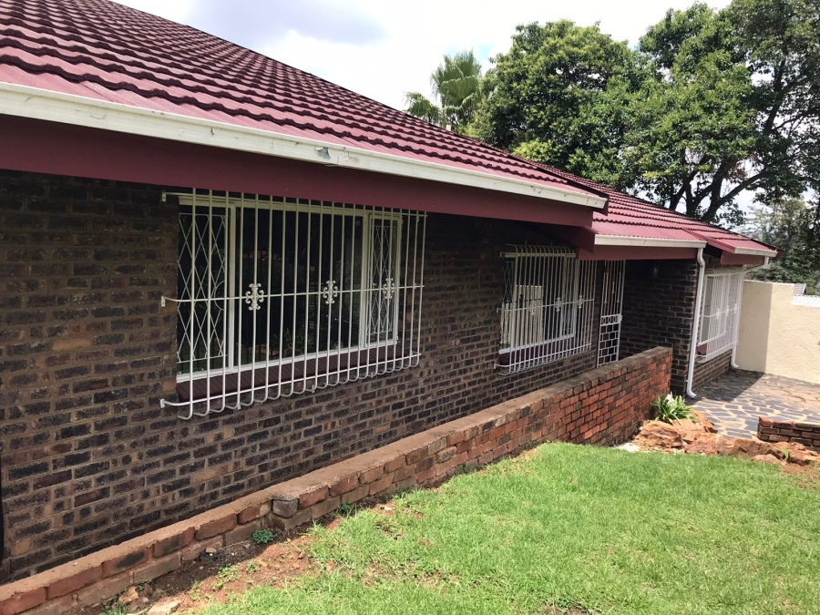 To Let 1 Bedroom Property for Rent in Lombardy East Gauteng