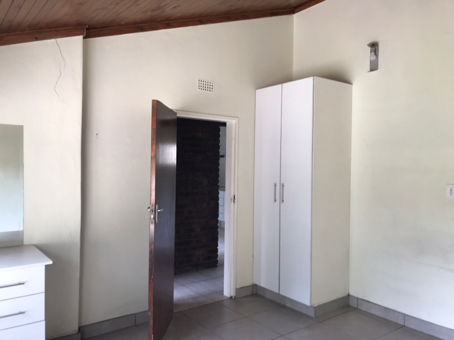 To Let 1 Bedroom Property for Rent in Lombardy East Gauteng