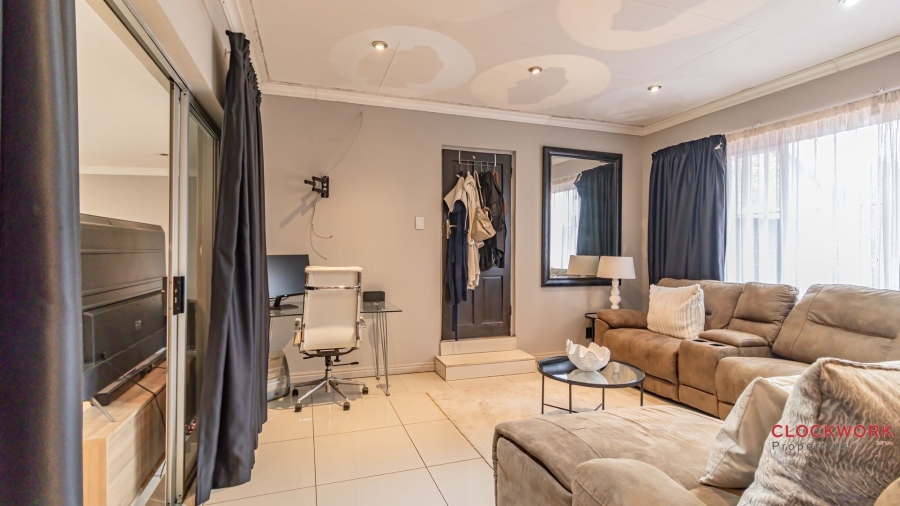 5 Bedroom Property for Sale in Atlasville Gauteng