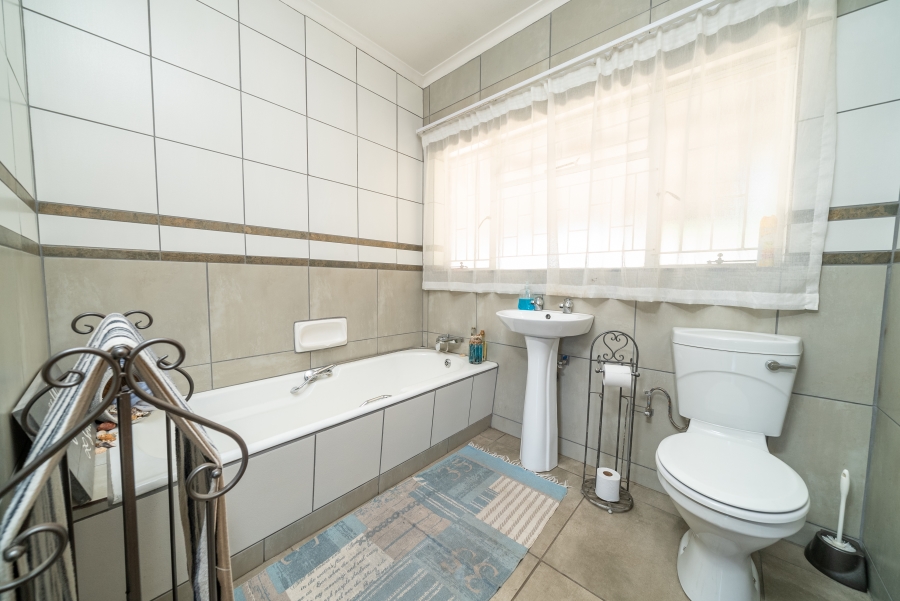 3 Bedroom Property for Sale in Parkrand Gauteng