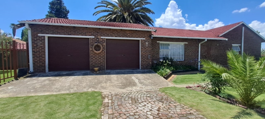 3 Bedroom Property for Sale in Elspark Gauteng