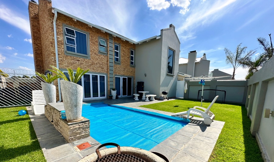 To Let 3 Bedroom Property for Rent in Beyers Park Gauteng