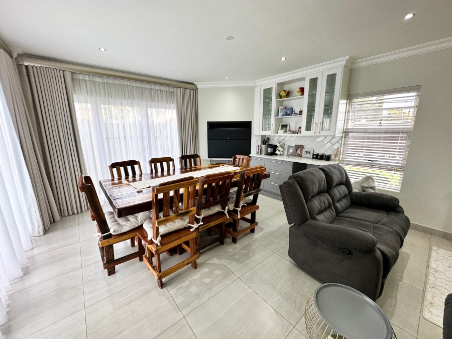 To Let 3 Bedroom Property for Rent in Beyers Park Gauteng