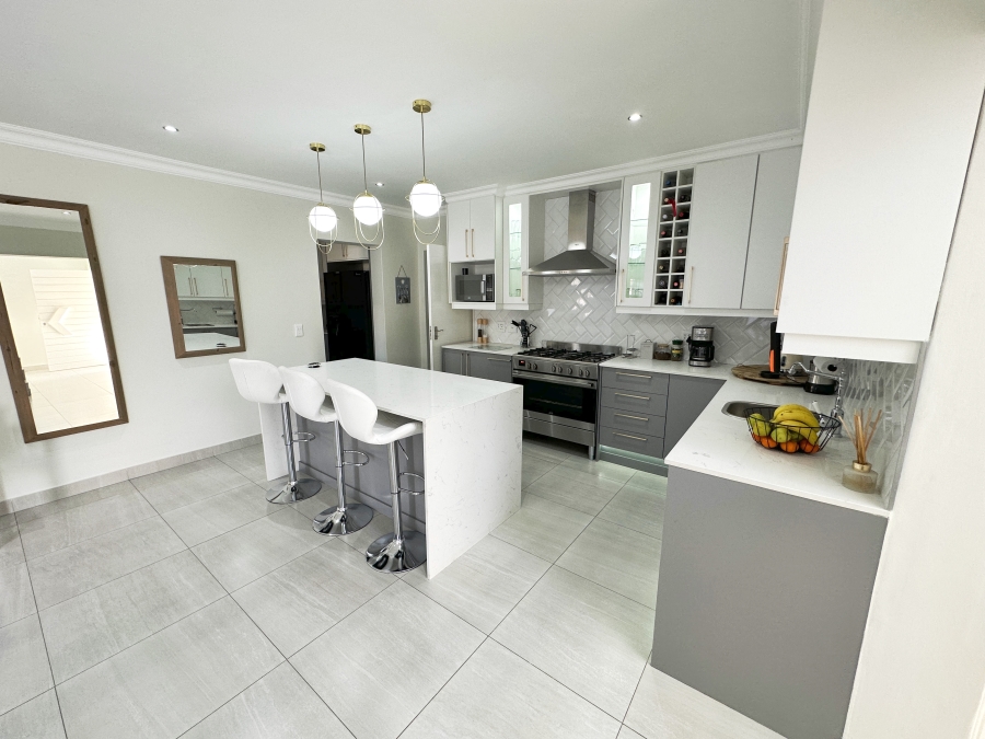 To Let 3 Bedroom Property for Rent in Beyers Park Gauteng