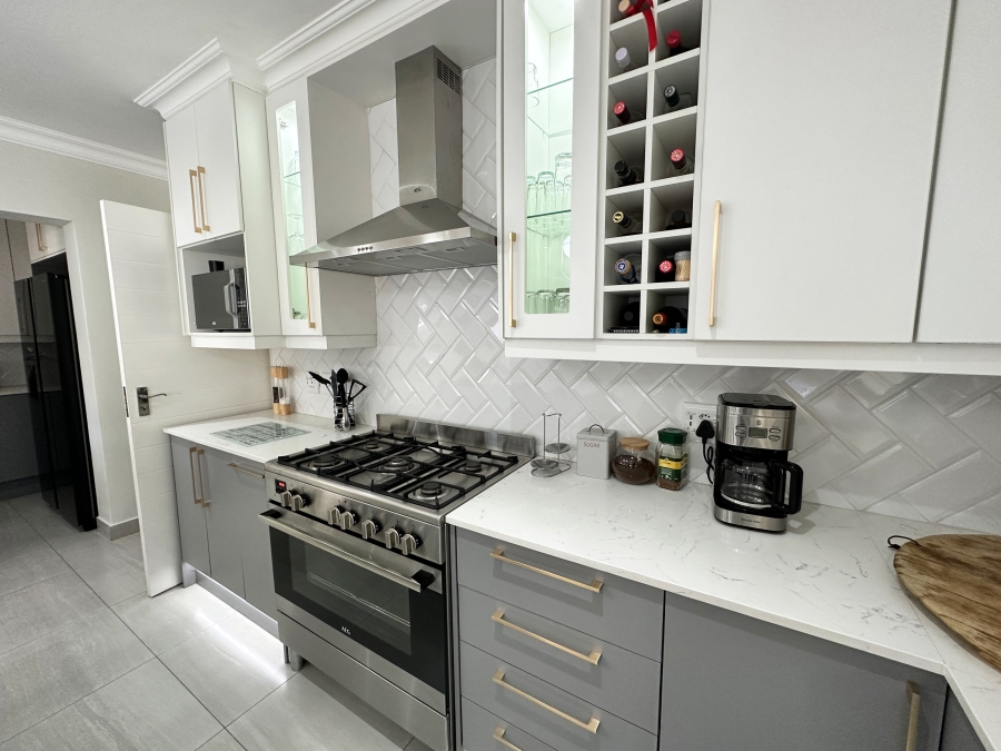 To Let 3 Bedroom Property for Rent in Beyers Park Gauteng