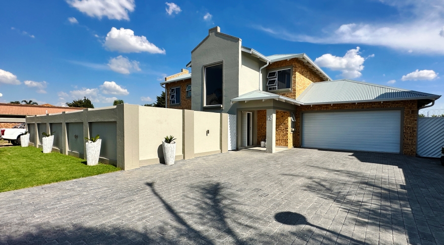 To Let 3 Bedroom Property for Rent in Beyers Park Gauteng