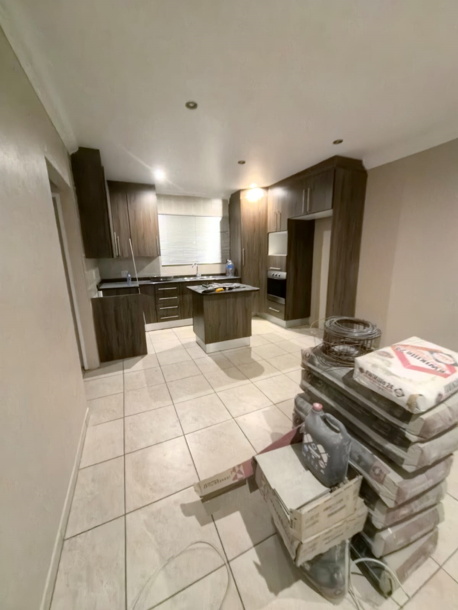 2 Bedroom Property for Sale in Selcourt Gauteng