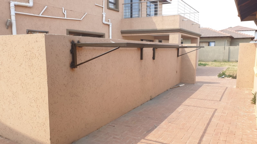 2 Bedroom Property for Sale in Selcourt Gauteng