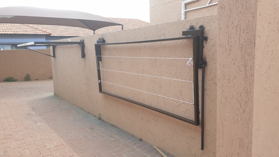 2 Bedroom Property for Sale in Selcourt Gauteng