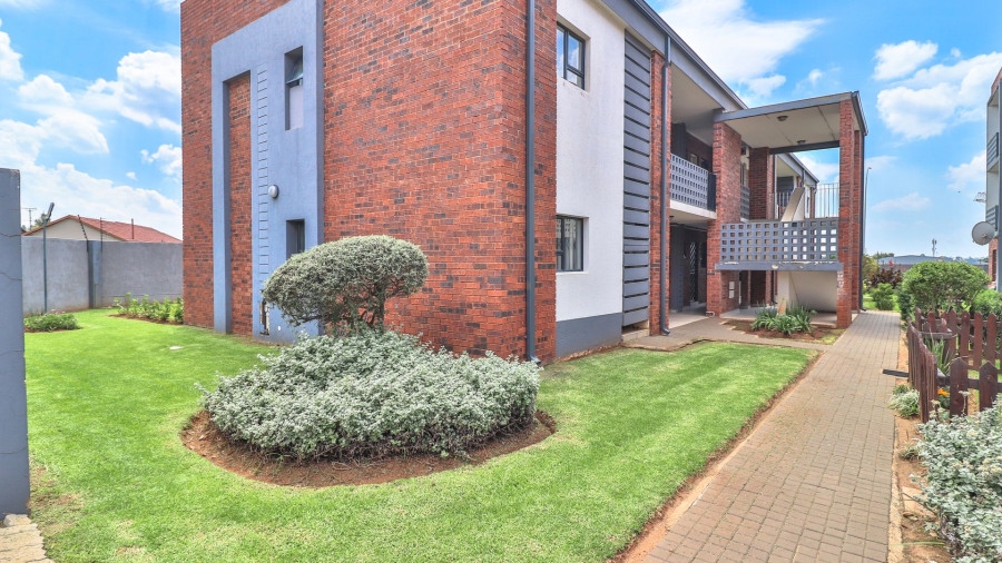 2 Bedroom Property for Sale in Ravenswood Gauteng