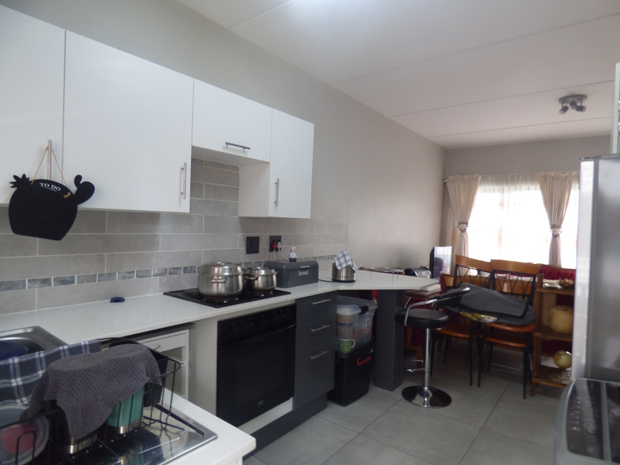 2 Bedroom Property for Sale in Ravenswood Gauteng