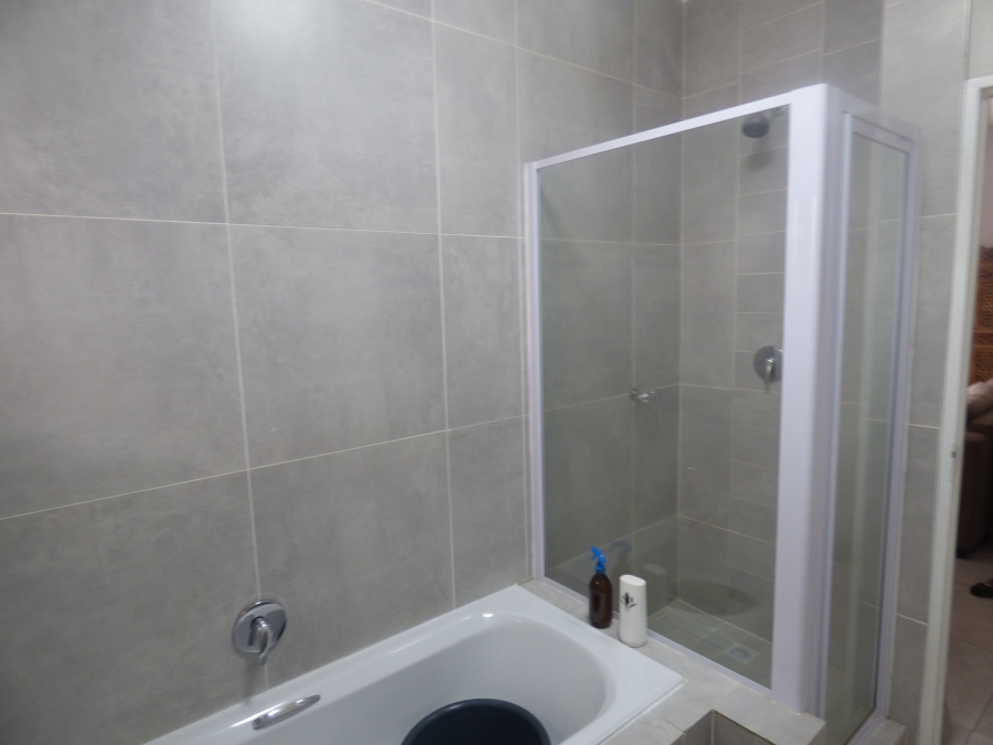 2 Bedroom Property for Sale in Ravenswood Gauteng